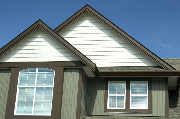 Cost of Vertical Vinyl Siding Repair in Breckenridge